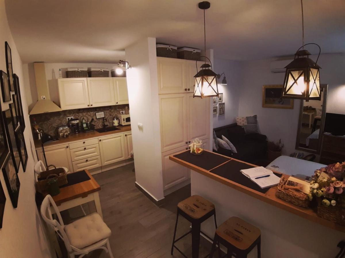 Liza's downtown apartment Hvar Town Exterior foto