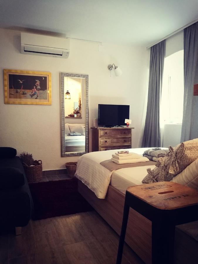 Liza's downtown apartment Hvar Town Exterior foto